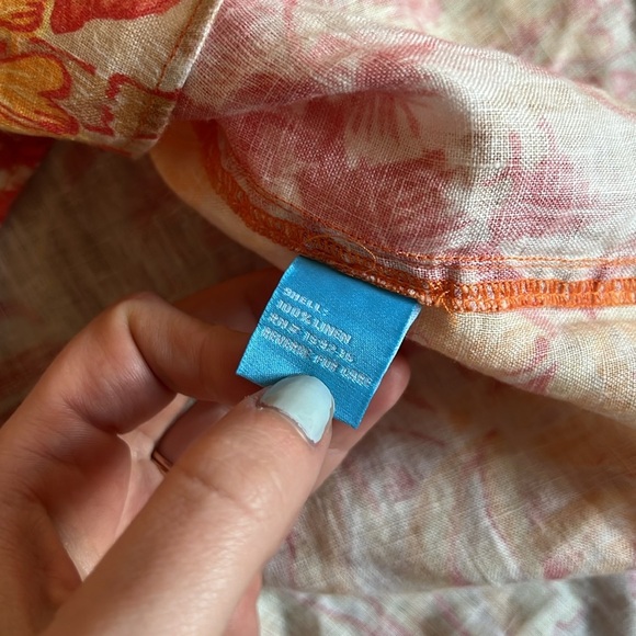 J. McLaughlin Hawaiian Print Linen Button Down Top - Picture 3 of 4